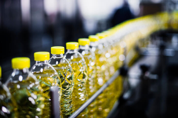 SEED OILS. What are they? Why are the everywhere? Why should I avoid them in my skin care?