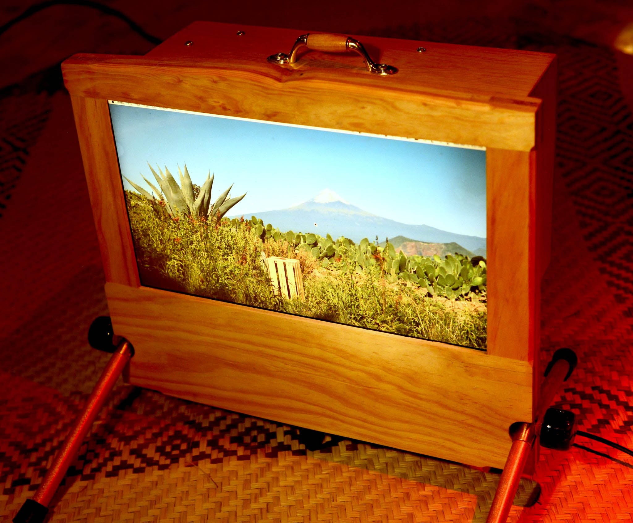 SpectrumView Mini 15″ - Incandescent Lit Monitor