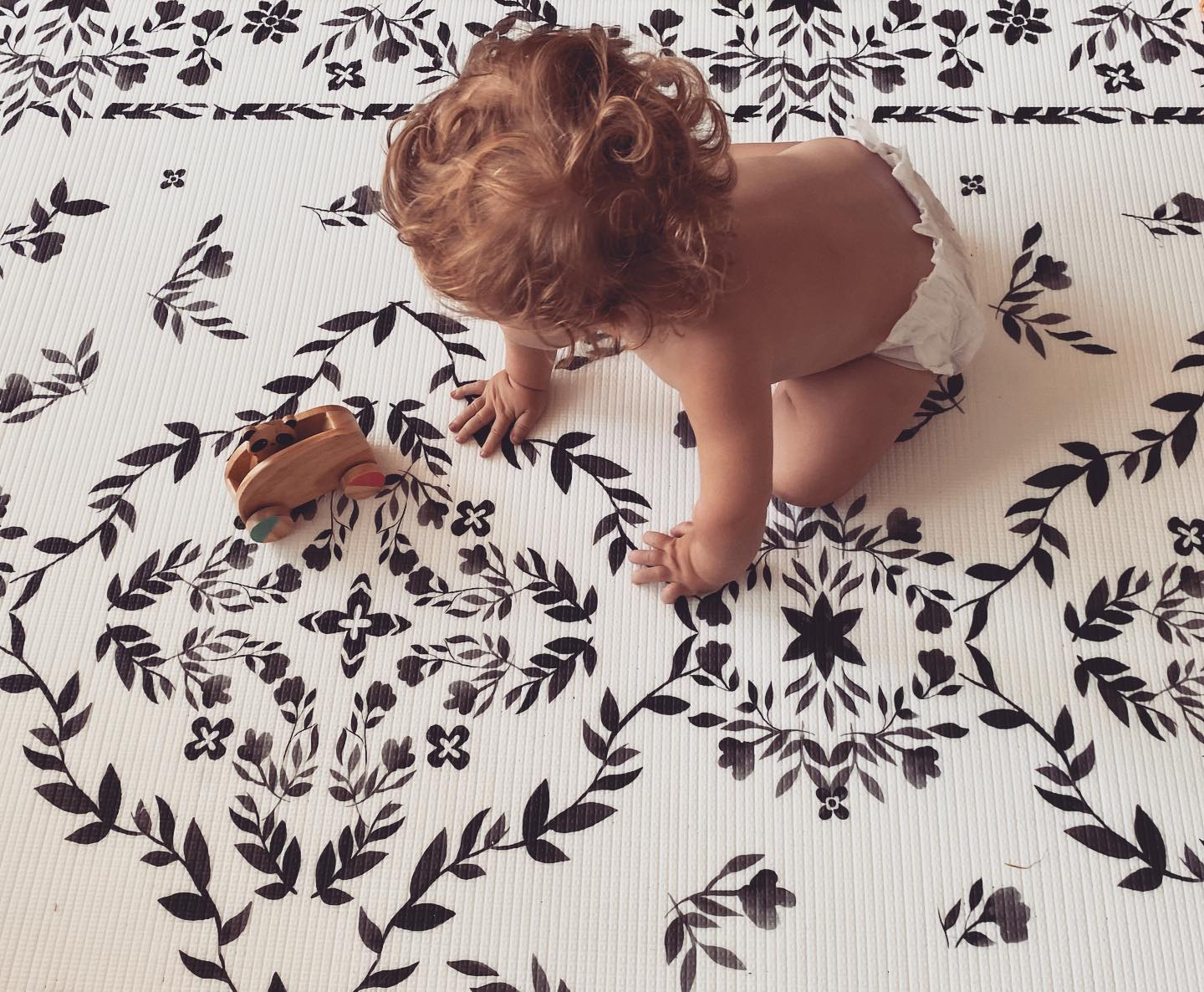 The August Rose White Shwally Playmat