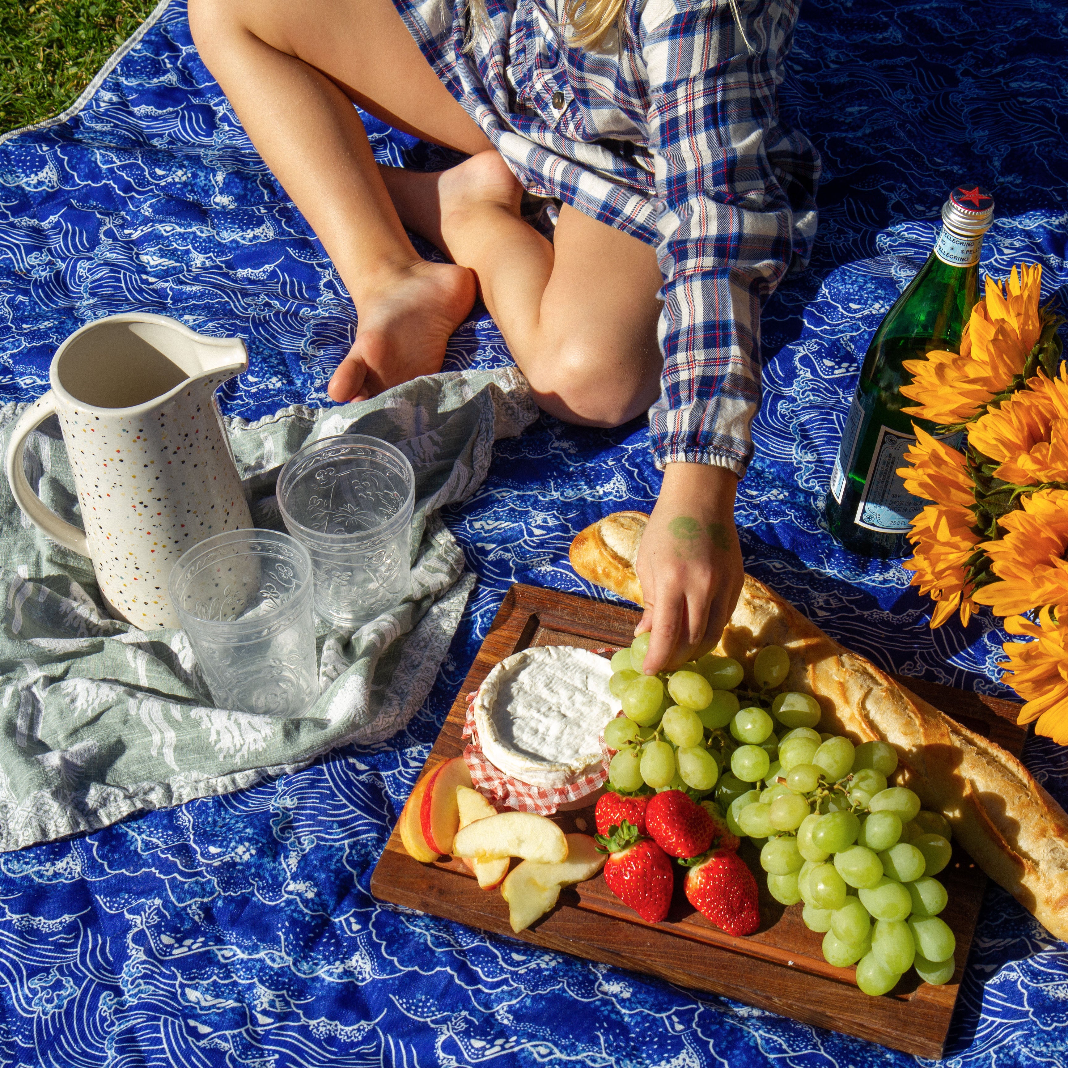 The Shwally Picnic Blanket - Wavy Rainbows