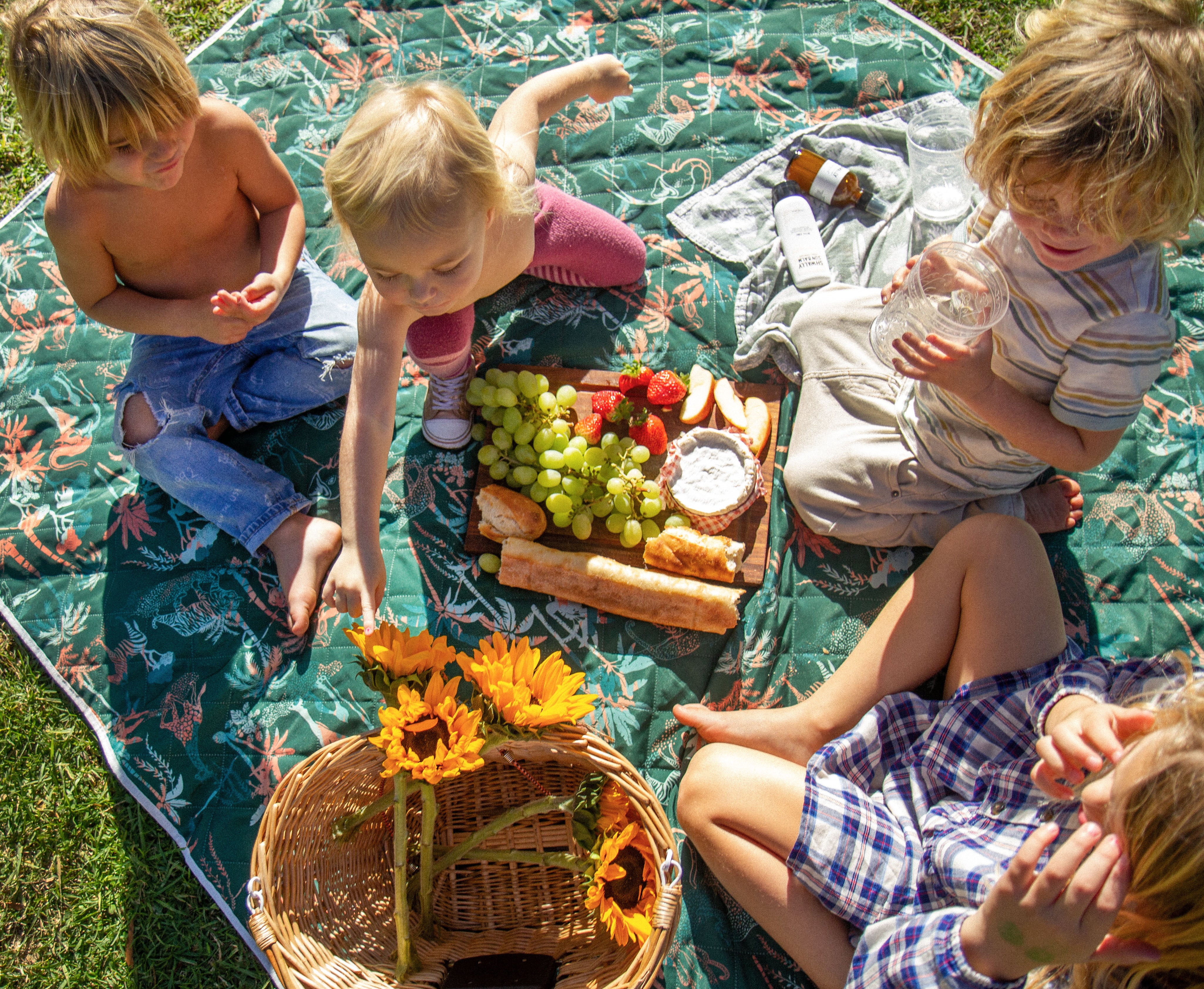 The Shwally Picnic Blanket - Sunny Jungle